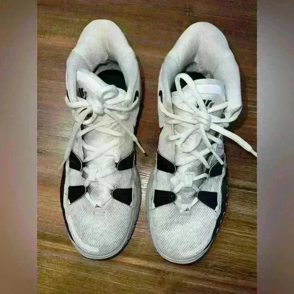 Nike Kyrie 7 GS 'Rings' CT4080-101 Size 5Y - Picture 4 of 9